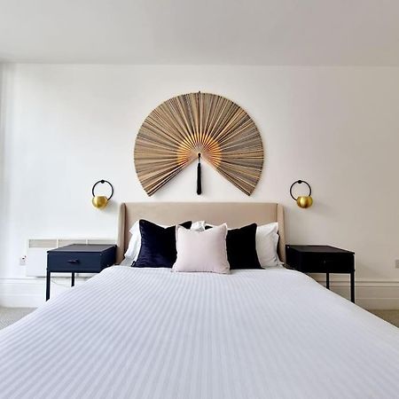 The Stray Adjacent, Interior-Designed 2-Bed Apartment- Luxury Harrogate Kültér fotó