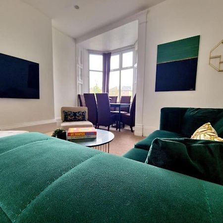 The Stray Adjacent, Interior-Designed 2-Bed Apartment- Luxury Harrogate Kültér fotó