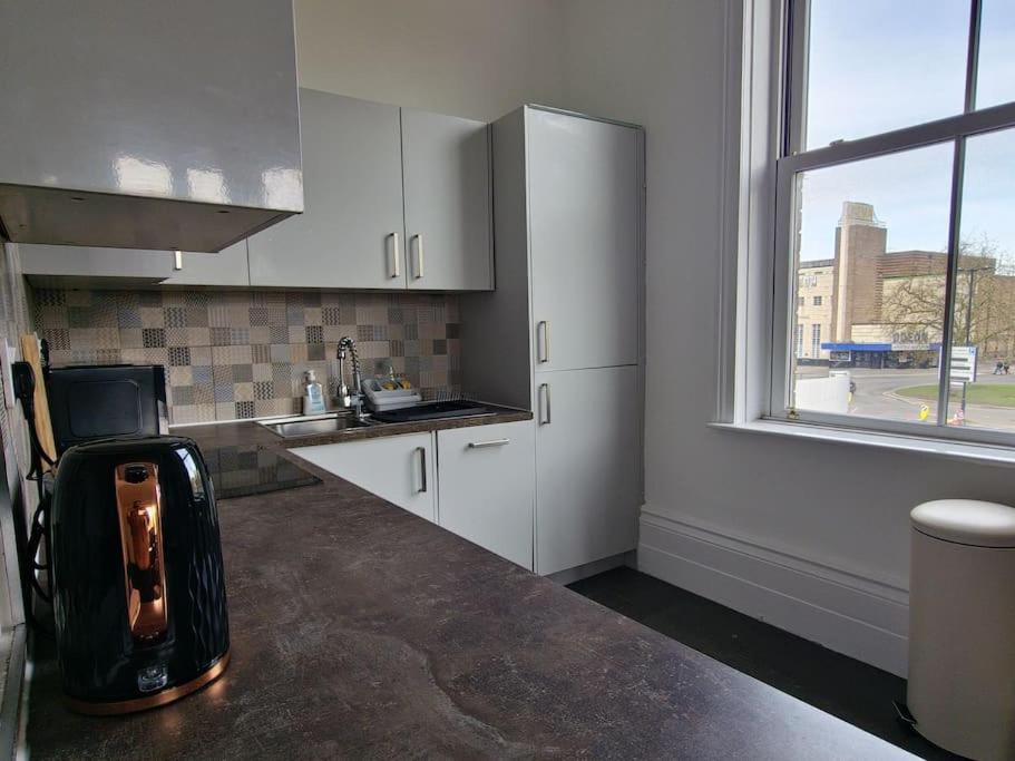 The Stray Adjacent, Interior-Designed 2-Bed Apartment- Luxury Harrogate Kültér fotó