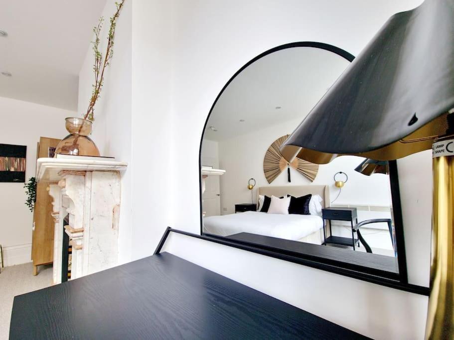 The Stray Adjacent, Interior-Designed 2-Bed Apartment- Luxury Harrogate Kültér fotó